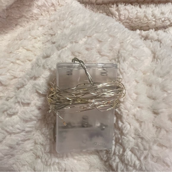 Bundle of 14 essentials - Picture 7 of 14